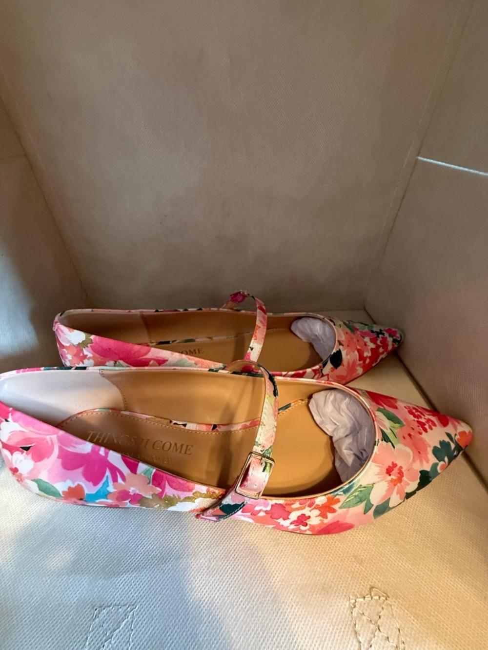 THINGS II COME KYRA  Pink Floral Flat Buckle Mary Jane Women's 5M - Picture 4 of 6